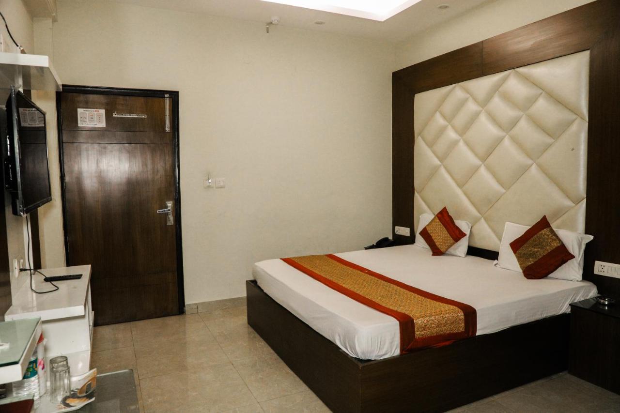 Hotel Centra Inn Új-Delhi Kültér fotó