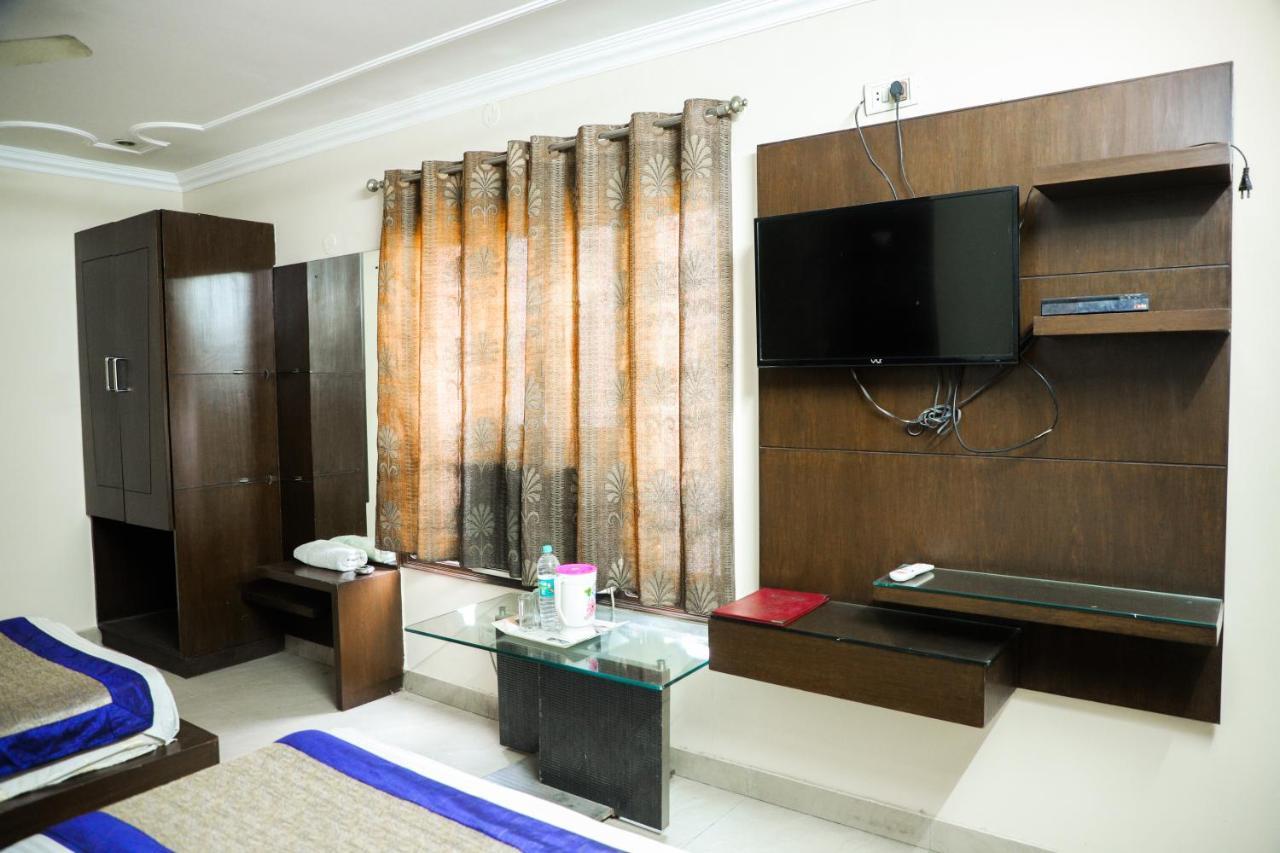 Hotel Centra Inn Új-Delhi Kültér fotó