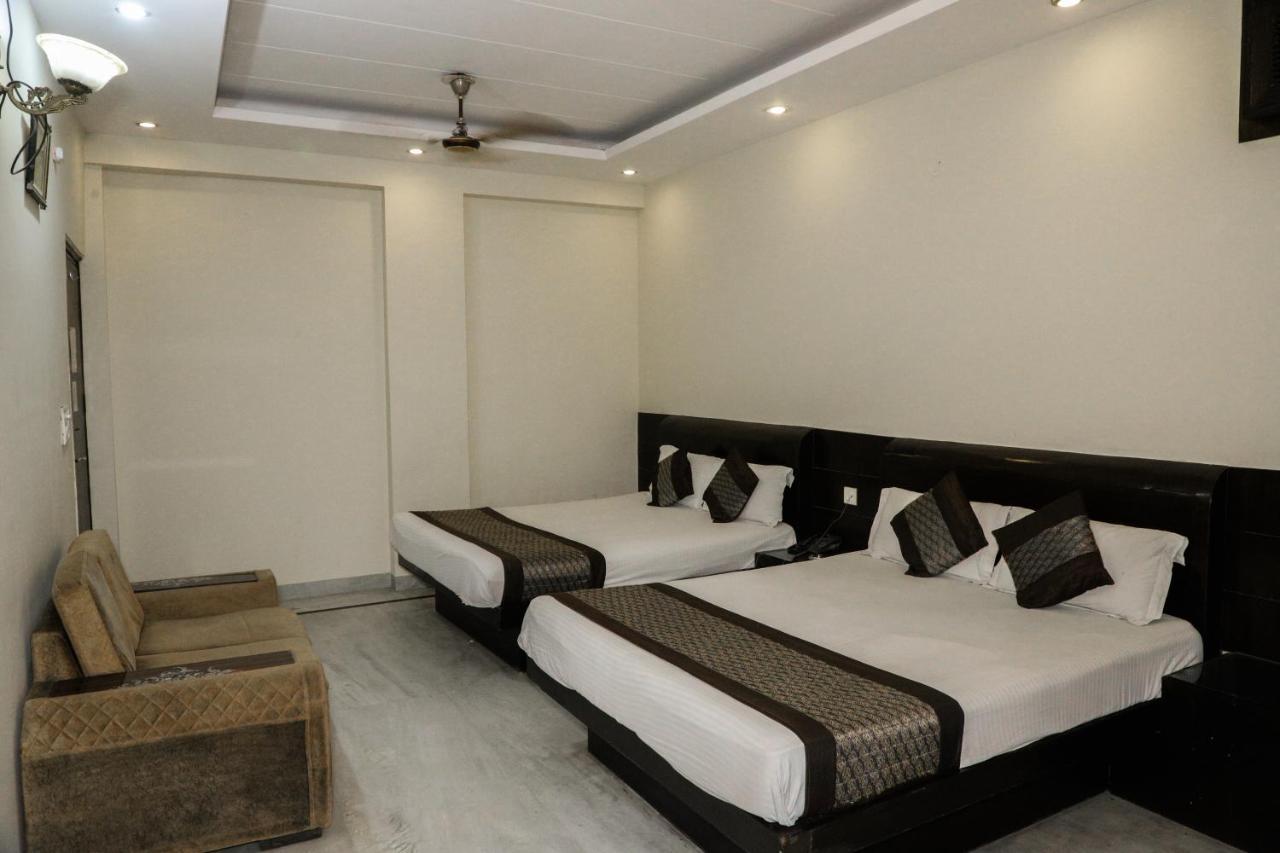 Hotel Centra Inn Új-Delhi Kültér fotó